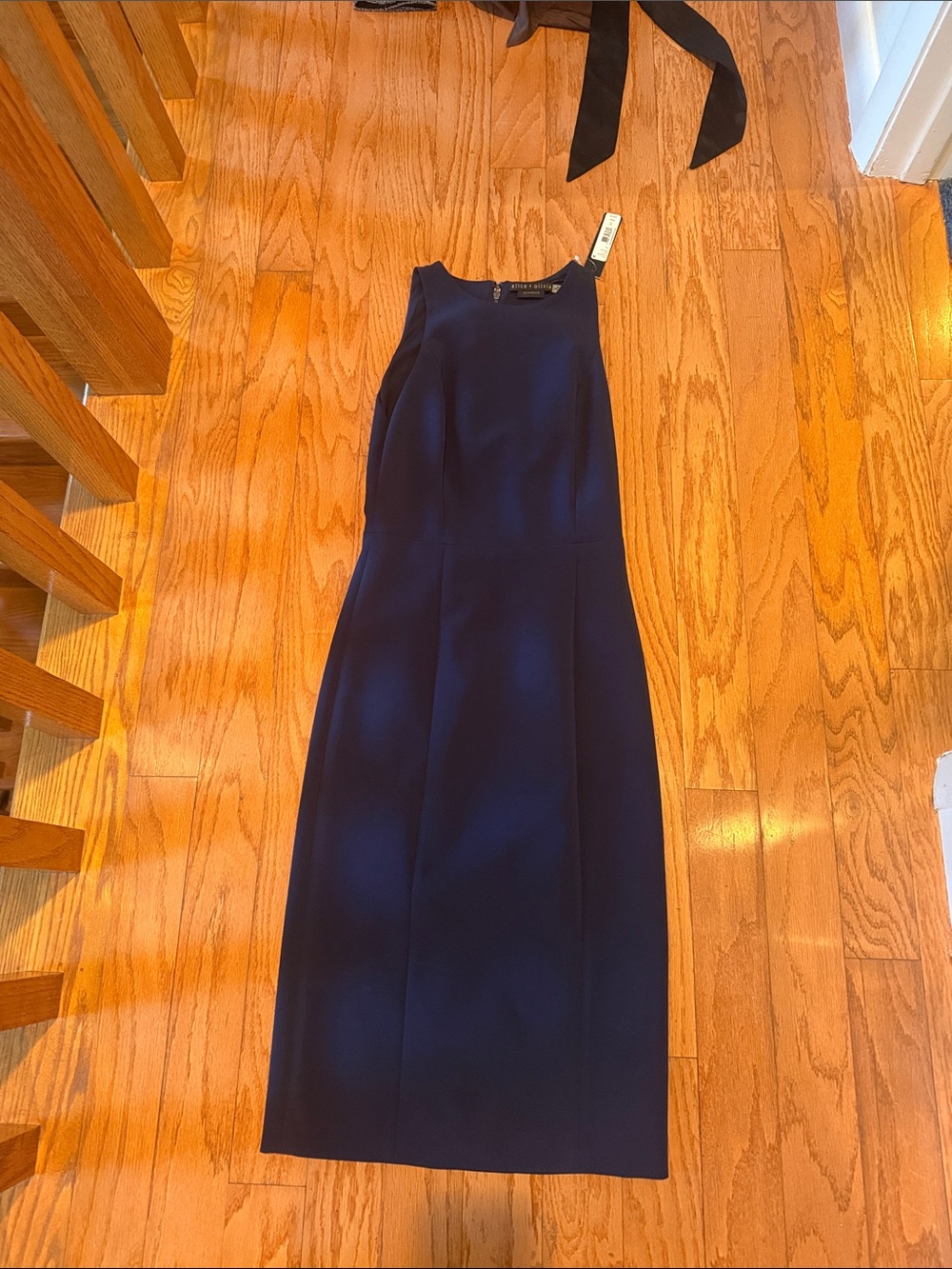 Alice + Olivia Navy Sleeveless Midi Sheath Dress